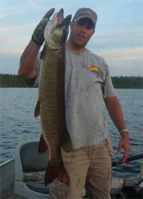 muskie fishing resorts in canada