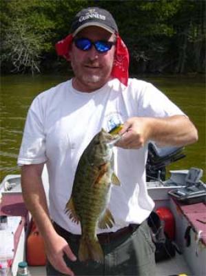 catch trophy smallmouth bass in Canada